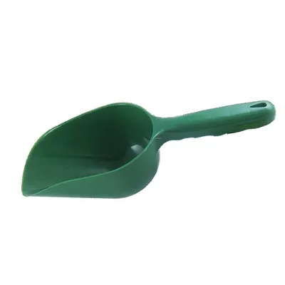 Scoop de plastic din grădină